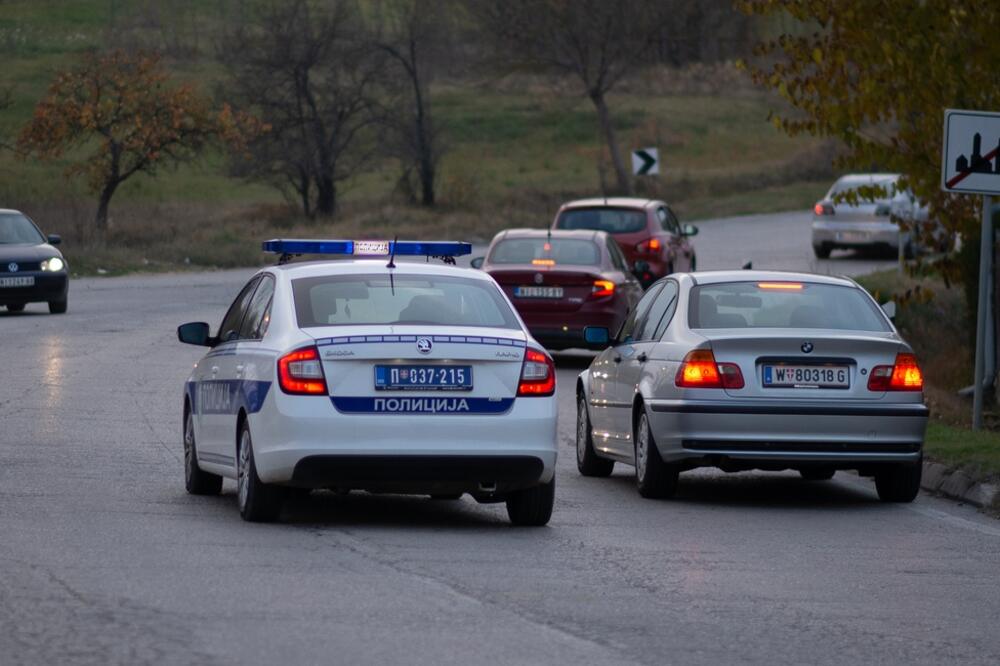 Putnička Vozila Sa Srpskim Tablicama Mogu Na Kosovo Ne I Teretna Vozila Kamioni Kombiji